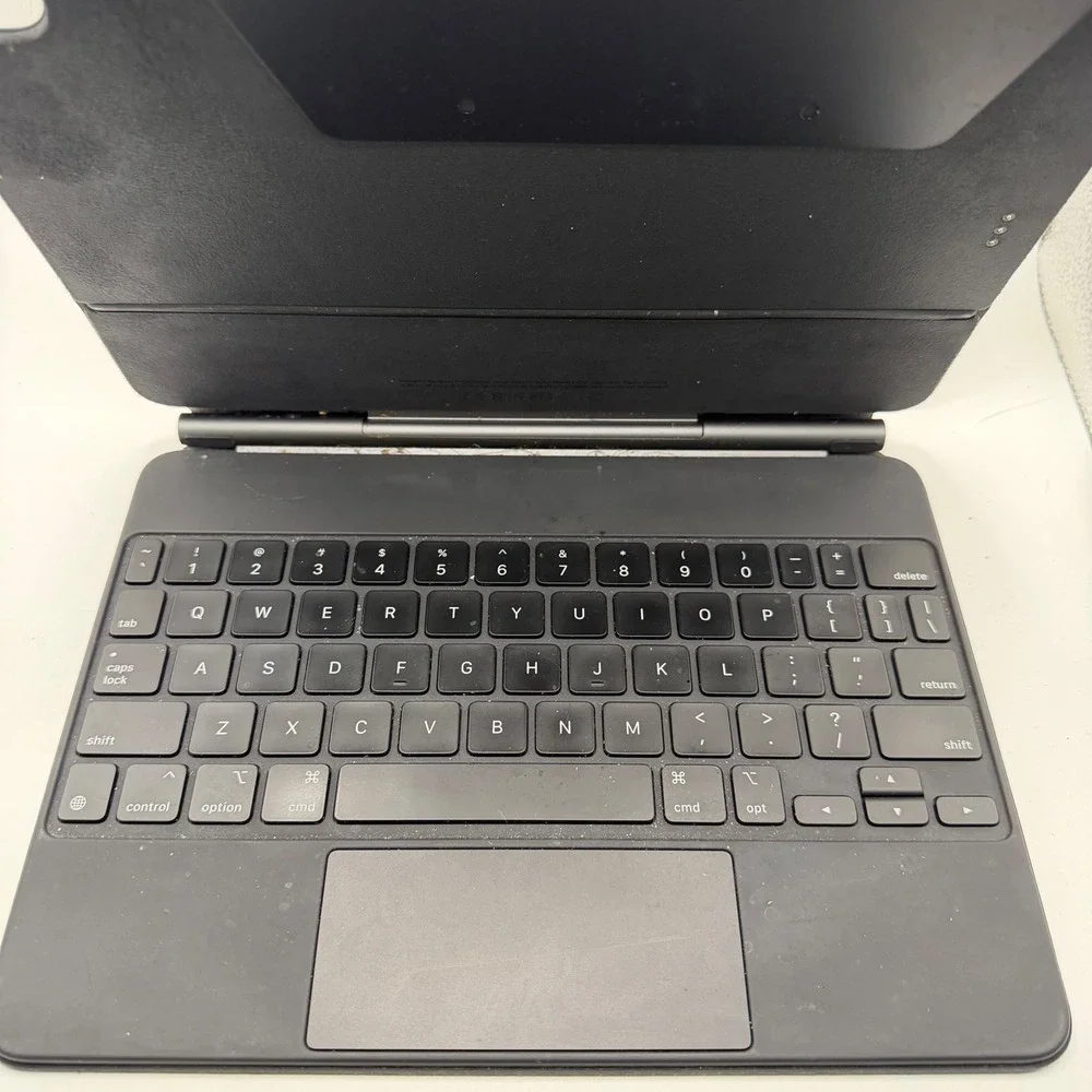 Apple Magic Keyboard iPad Pro 11 & Air 4/5 Black MXQT2LL/A A2261 Trackpad